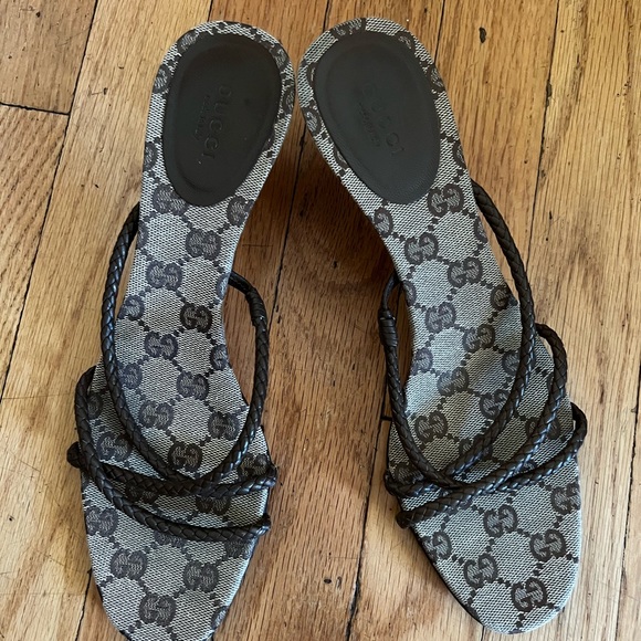 GUCCI GG CANVAS SANDAL HEELS - Picture 2 of 14